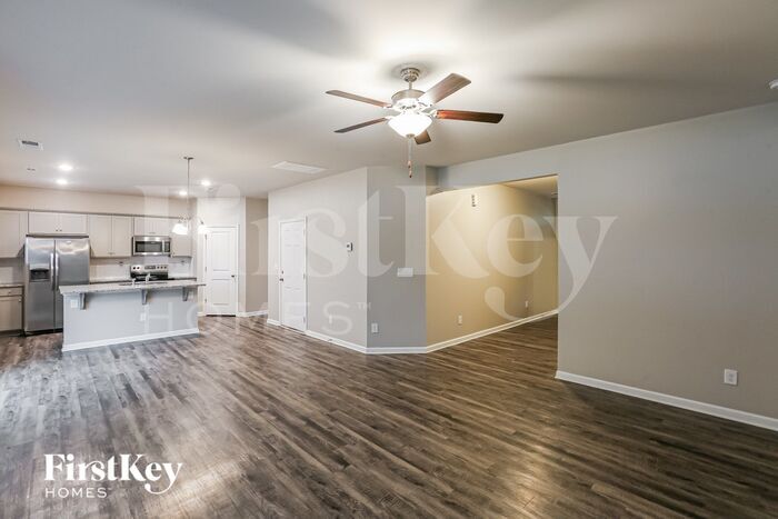 Building Photo - 9645 Hamel St