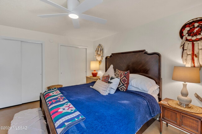 Building Photo - 2549 N Palo Santo Dr