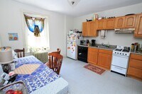 Building Photo - Spacious one bedroom unit, walking distance to Drexel