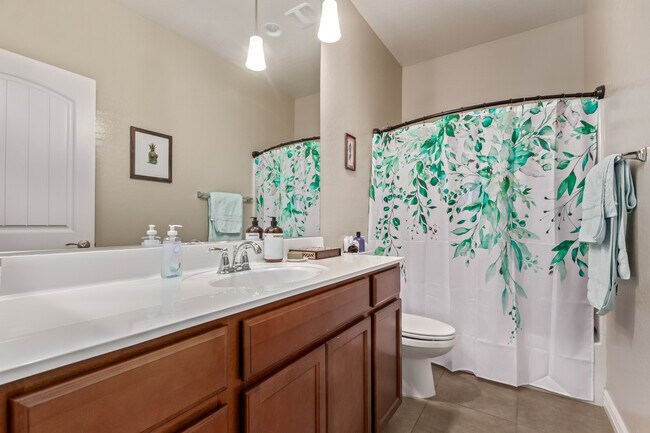 Building Photo - 729 W Silver Reef Dr