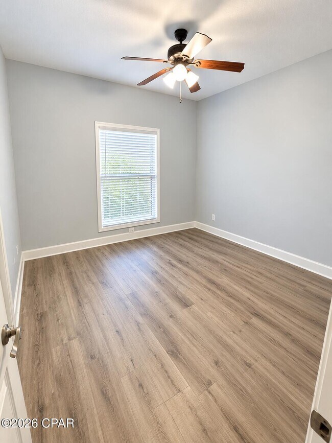Building Photo - 9010 Polly Ave