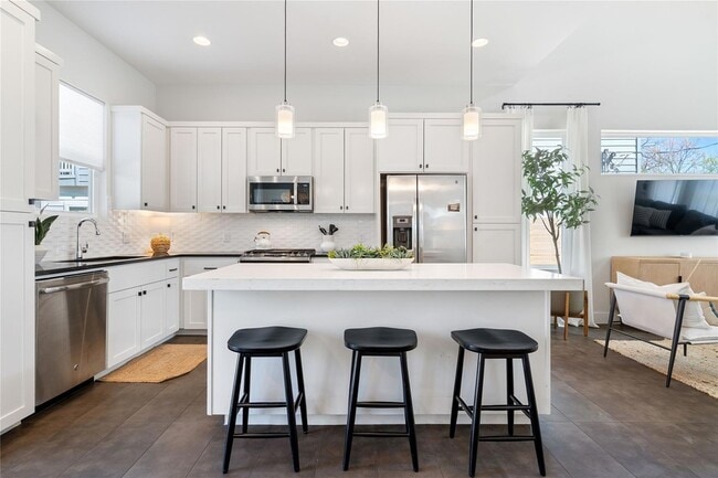 Building Photo - 1126 Linden St