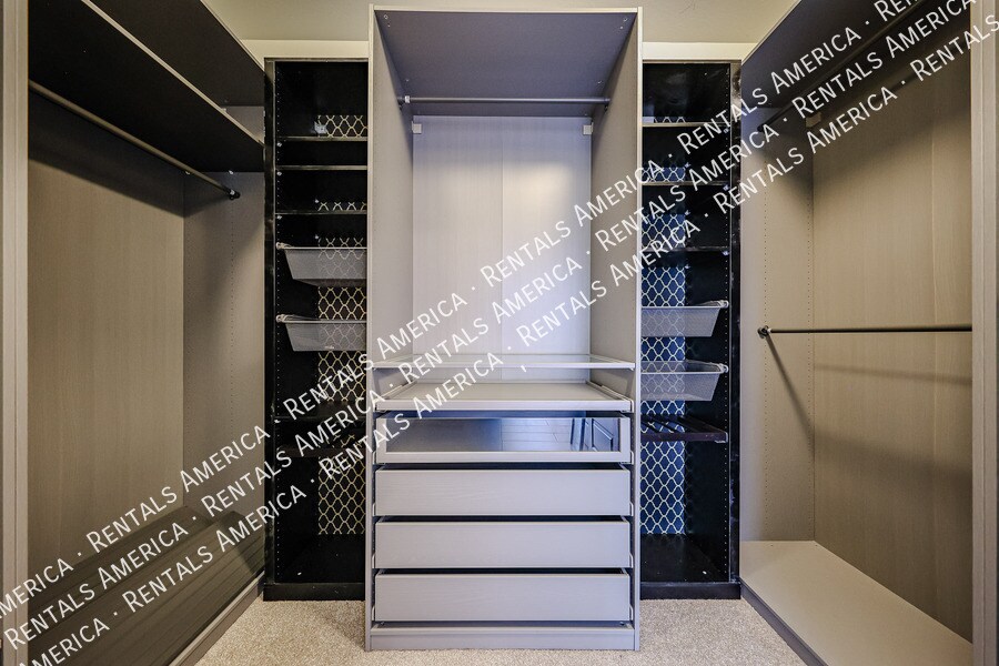 Building Photo - 9862 E Ignition Dr