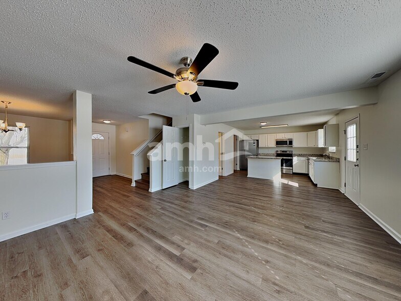 Building Photo - 10275 Holly Berry Cir