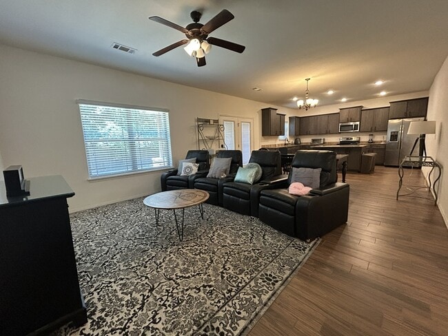 Building Photo - 1299 N Sicily Ln