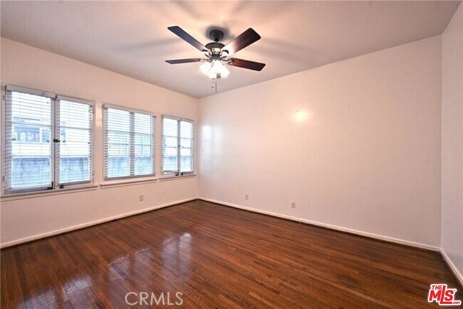 Building Photo - 149 Crescent Dr