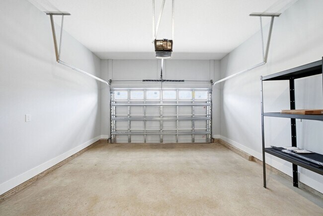 Building Photo - 323A Suwannee Dr