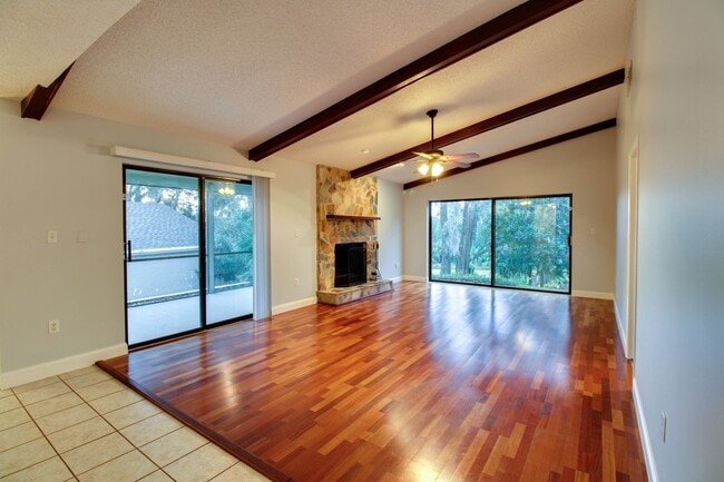 Building Photo - 1455 Oak Pl