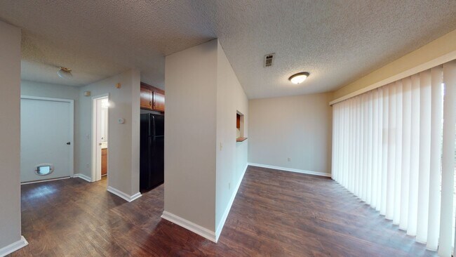 Building Photo - 158 Woodfield Pl