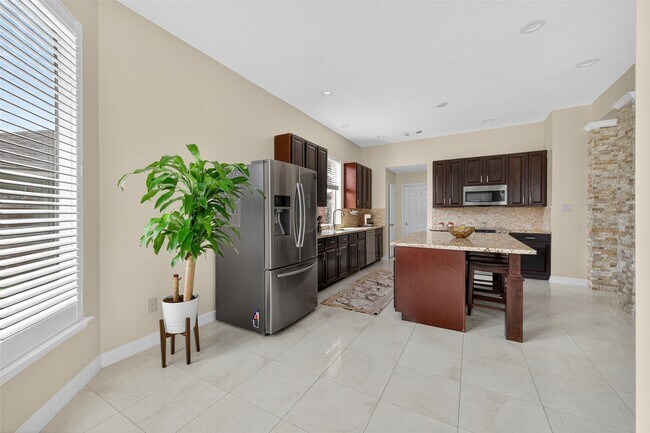 Building Photo - 7203 Thornmeadow Ln