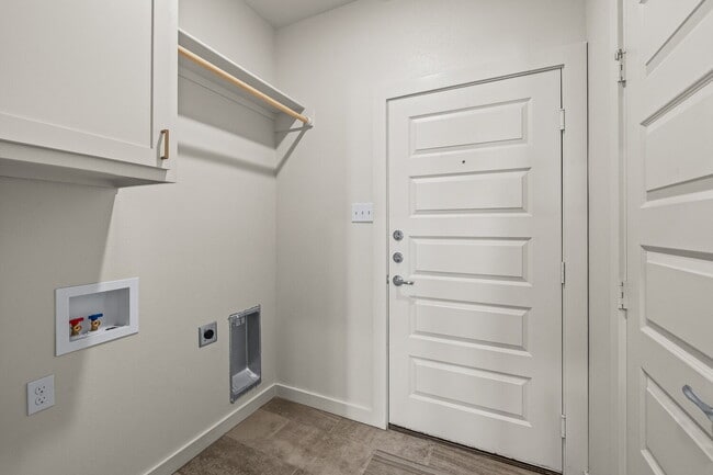 Building Photo - Beautiful townhomes in Frenship ISD!
