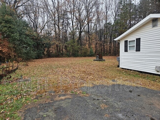 Building Photo - 6521 Rumple Rd