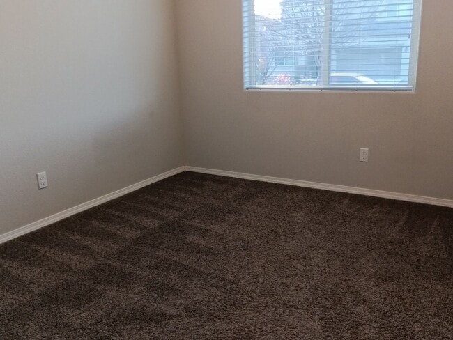 Building Photo - 4 Bedroom, 2 Bathroom! Lovely Home! Schedule a Showing!