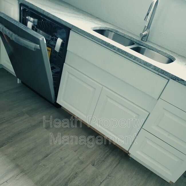 Building Photo - 1735 25th St S