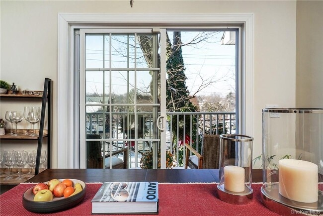 Building Photo - 297 W Post Rd