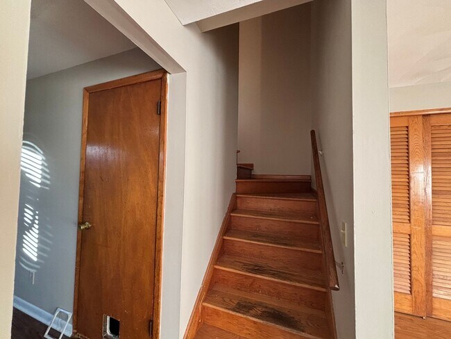 Building Photo - 226 E Chestnut St