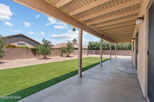 Building Photo - 8969 E Martha Root Ct