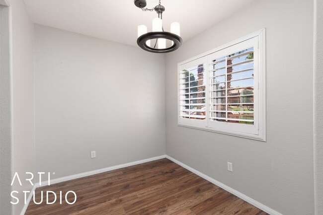Building Photo - Beautiful 2-bedroom 2-bathroom condo by th...