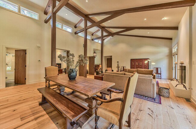 Building Photo - Luxury Living in Corral de Tierra!