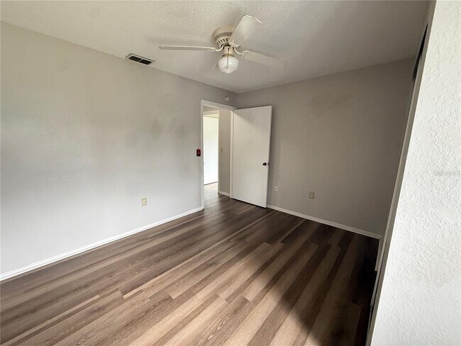 Building Photo - 3705 SW 27th St