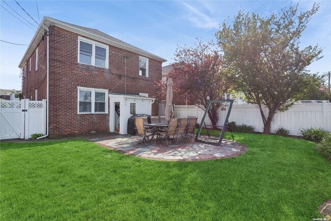 Building Photo - 349 E Market St