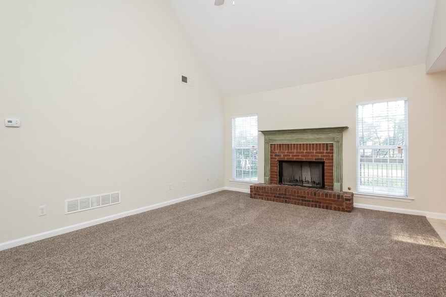 Building Photo - 212 Browning Cir