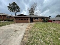 Building Photo - 2508 Easy St