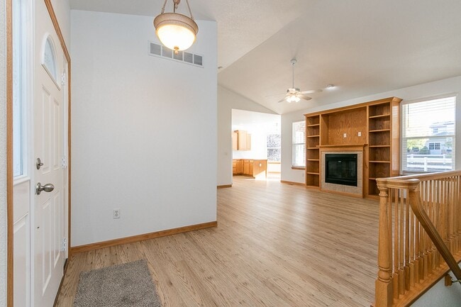 Building Photo - Wonderful ranch style brick home!