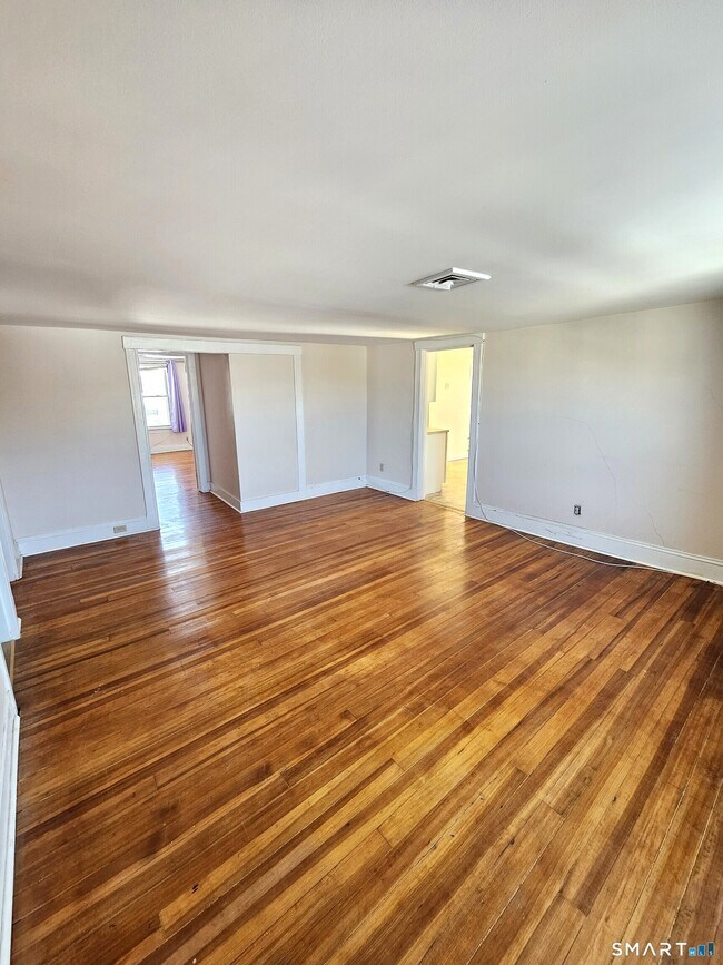 Building Photo - 37 Bloomfield Ave