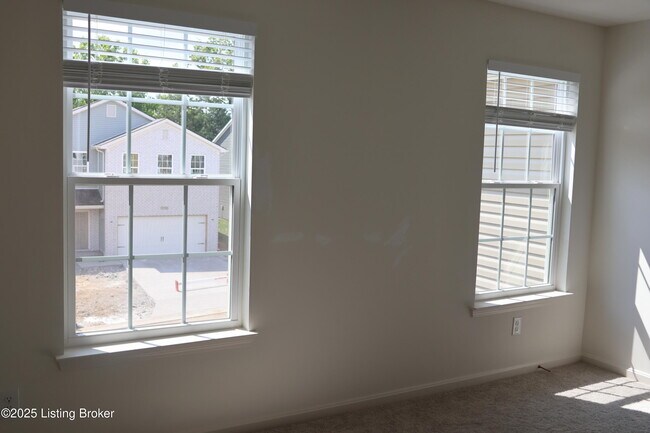 Building Photo - 11703 Parkview Pt