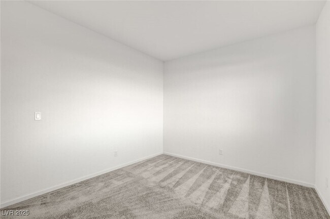 Building Photo - 11680 Hamilton Lk Ave