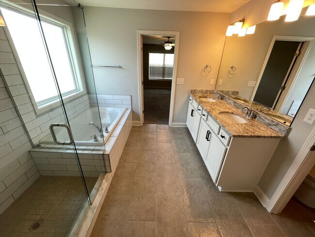Building Photo - East Jefferson County Home For Rent