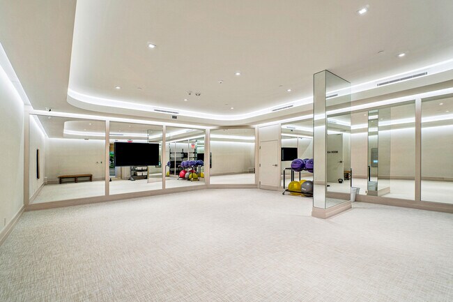 Building Photo - 13 Sloans Curve Dr