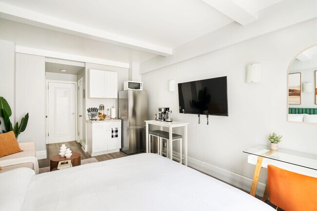 Building Photo - 238 W 73rd St