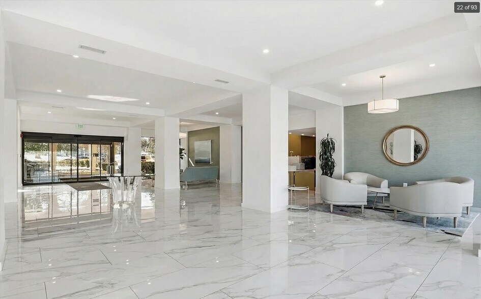 Lobby - 501 Slaters Ln