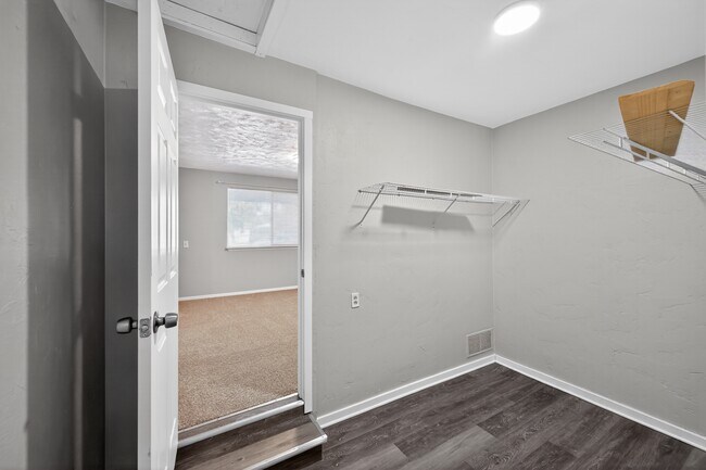 Building Photo - 26 Newland Ct