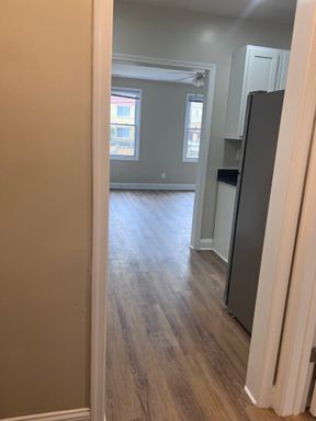 Building Photo - 8611 Flower Ave - Unit 1  - Sunny 2 Bed in Tacoma Park!  Pet’s Allowed! Parking!