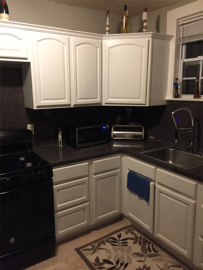 Building Photo - 5313 Avenue K