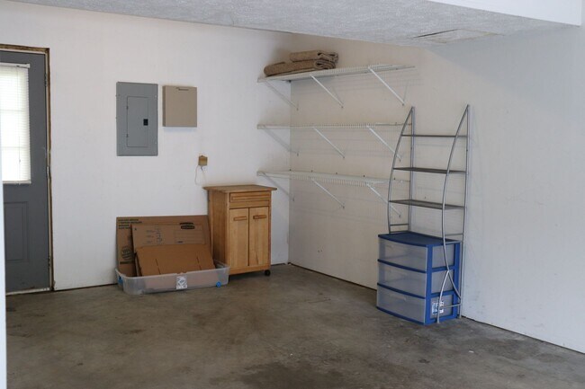 Building Photo - 2 bed/2.5 bath Townhouse in Morgantown - A...