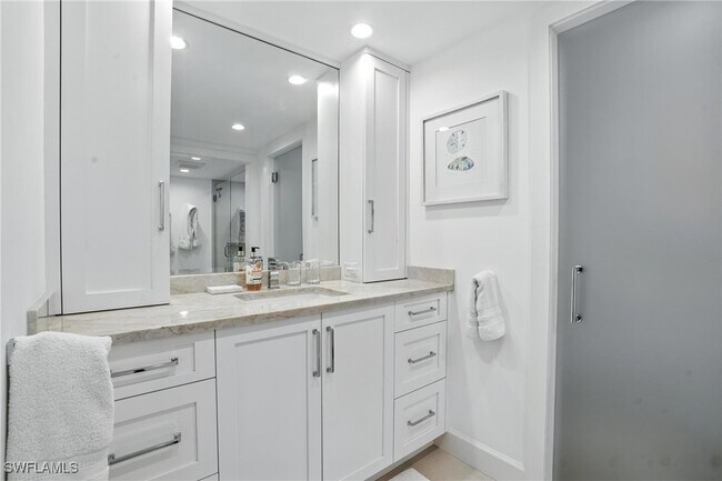 Building Photo - 9517 Gulf Shore Dr