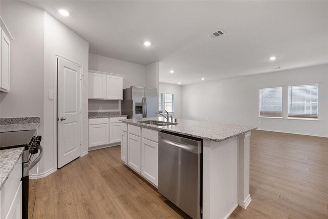 Building Photo - 507 Lantana Rd