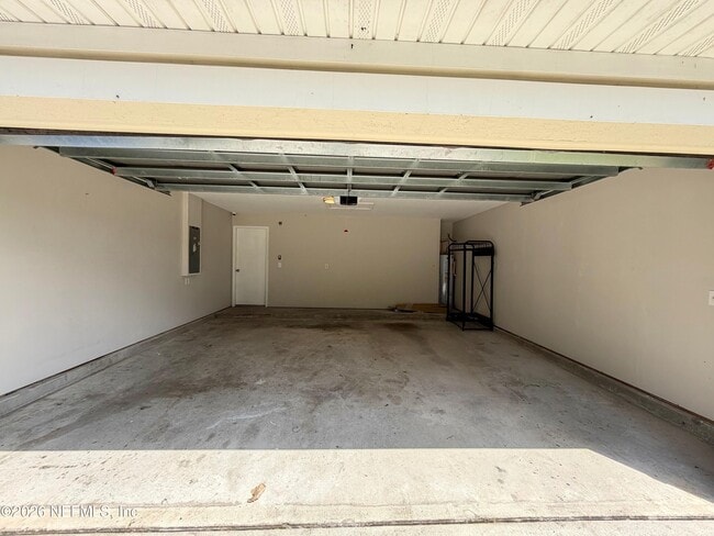 Building Photo - 230 Cezanne Cir