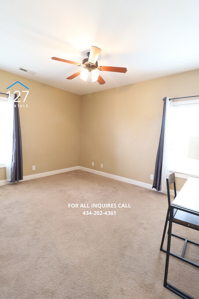 Building Photo - 3-Bedroom, 2-Bath with Pool Access, Private Patio & Walkable Dining!