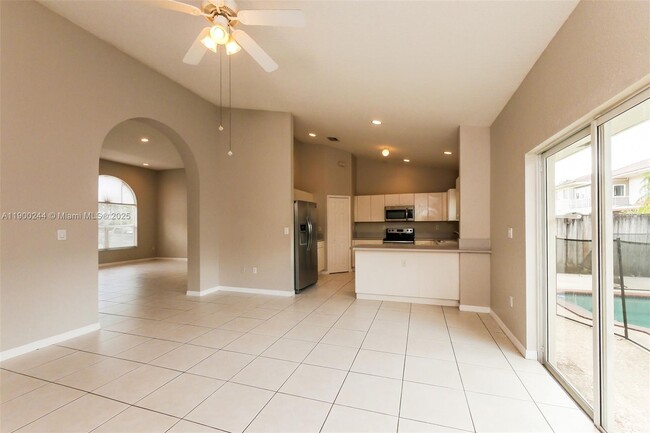 Building Photo - 11524 SW 152nd Ct