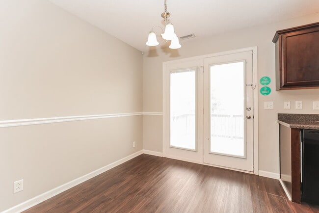 Building Photo - 1810 Colyn Avenue