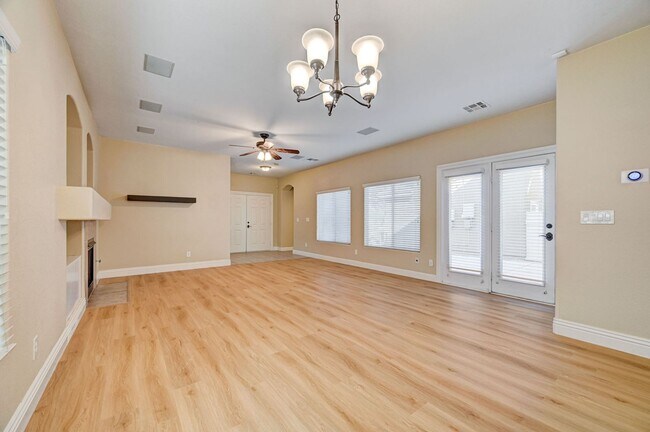 Building Photo - Stunning Northwest three bedroom w/ a loft!