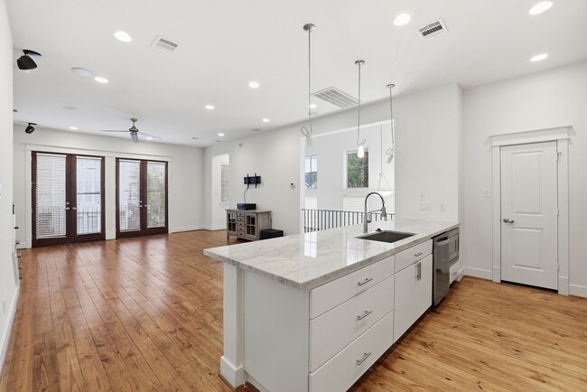 Building Photo - 2214 Radcliffe St