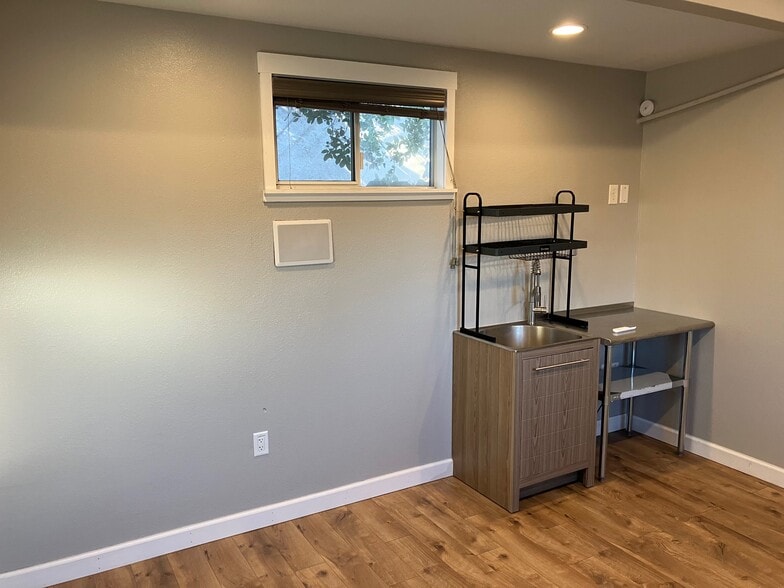 Building Photo - 105 Jolon Dr