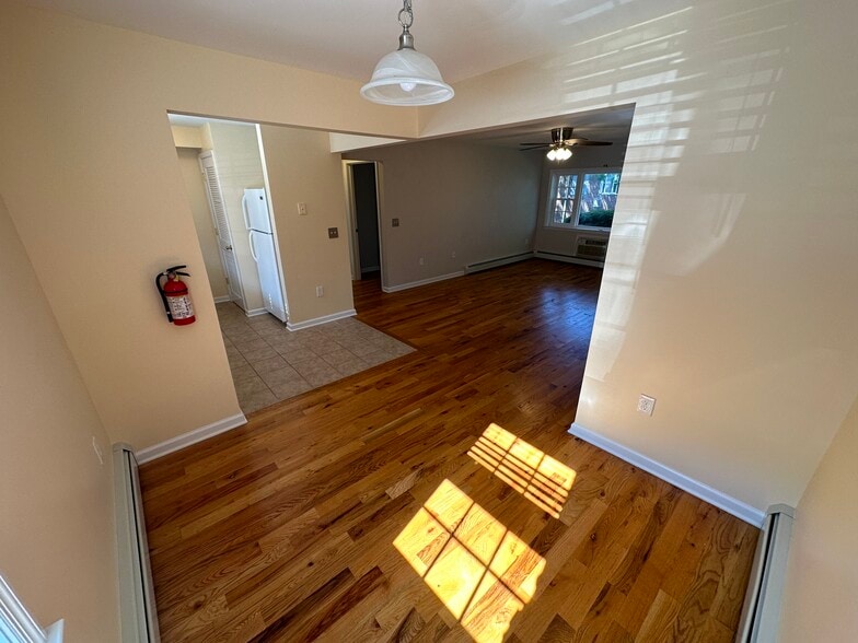 Dining Area/Kitchen/Living Room - 46 Wedgewood Dr