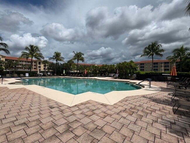 Building Photo - 2 bedroom 2 bathroom Condo in Terraces at ...